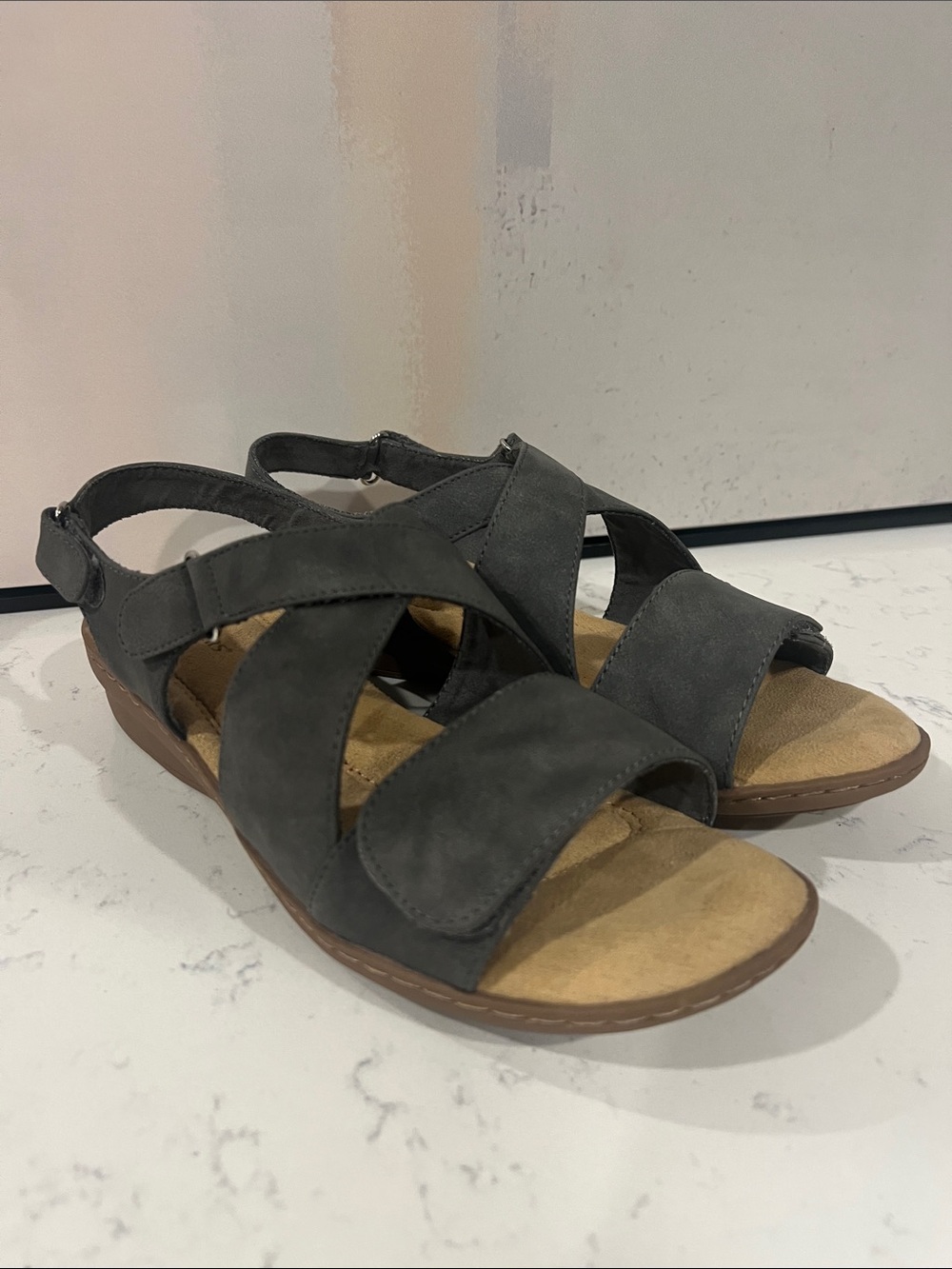 NWOT! 🎉 Cobbie Cuddlers  Comfort Velcro gray sandals size 9